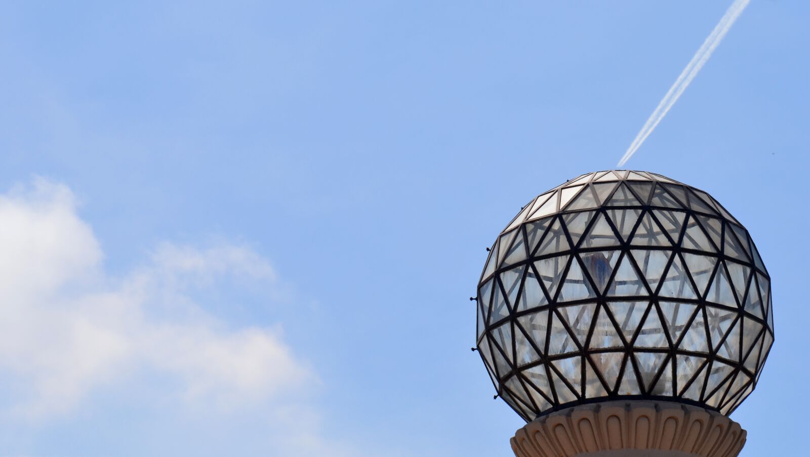 Nikon D7000 sample photo. Sky, outdoors, sphere photography