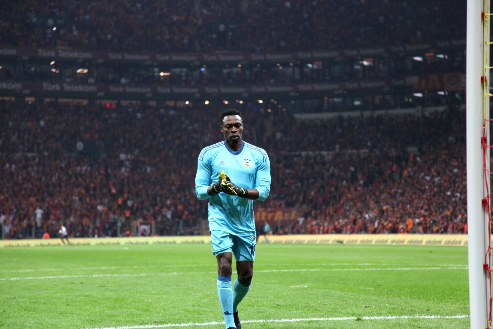 Canon EOS 5D Mark II sample photo. Carlos kameni, galatasaray, fenerbahce photography