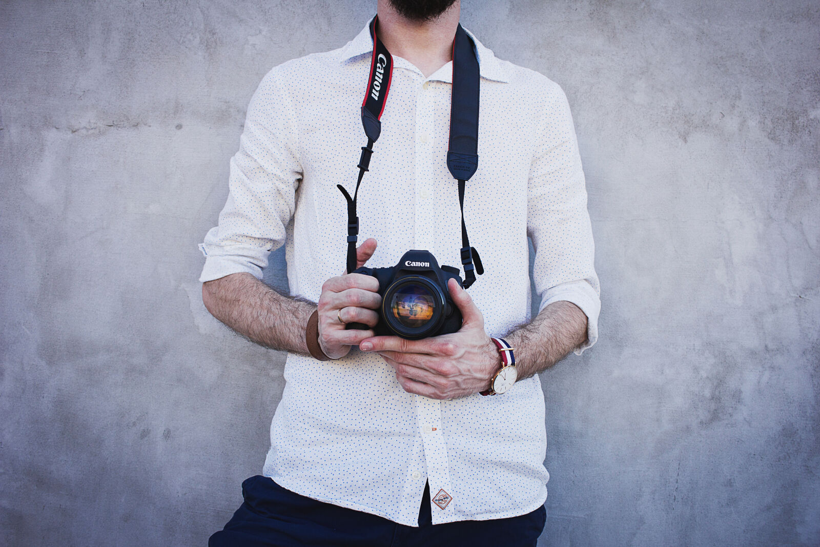 Canon EOS 60D + Canon EF-S 24mm F2.8 STM sample photo. Man, wearing, white, long photography