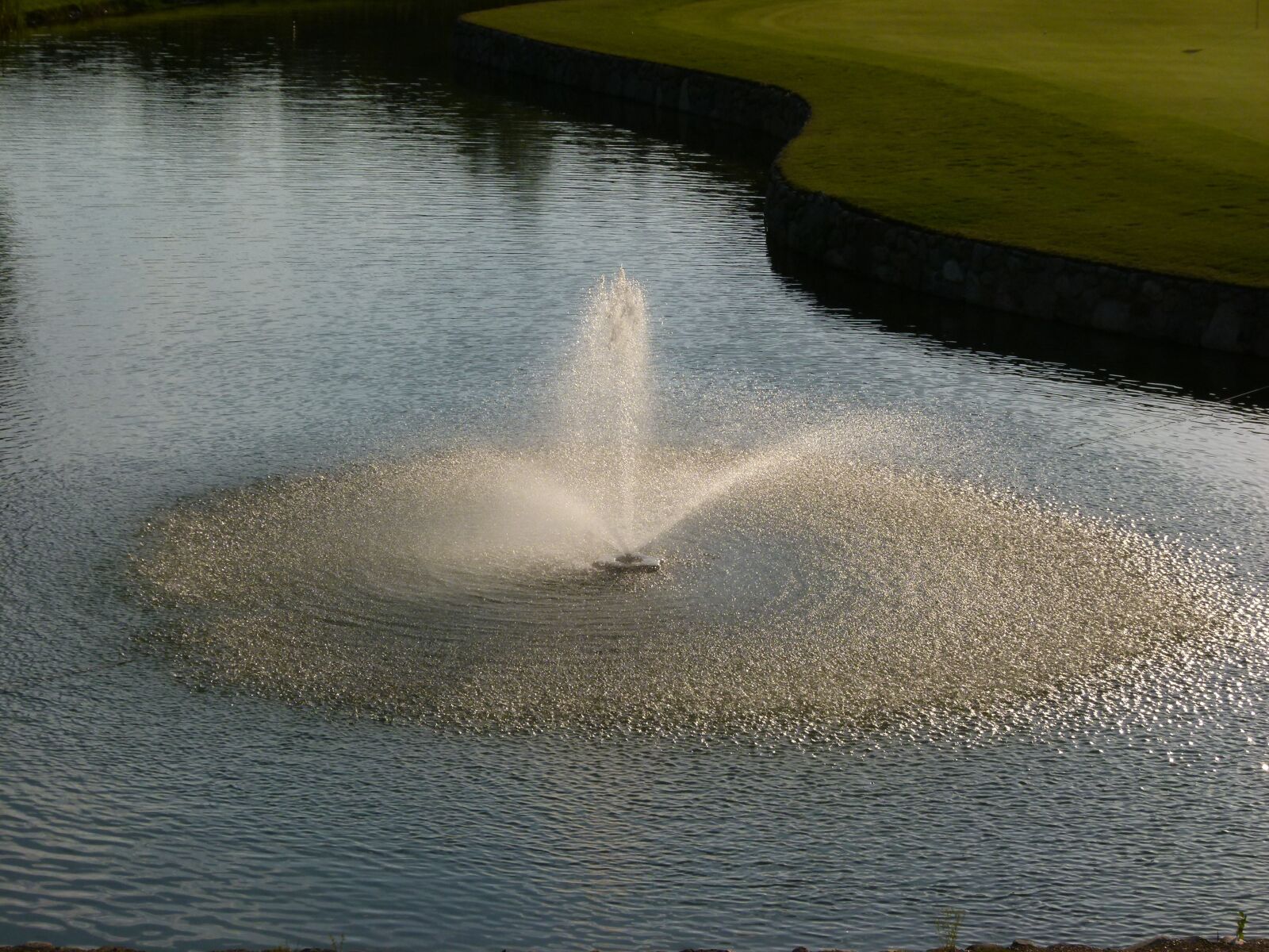 Panasonic Lumix DMC-FZ100 sample photo. Fountain, water feature, illuminated photography