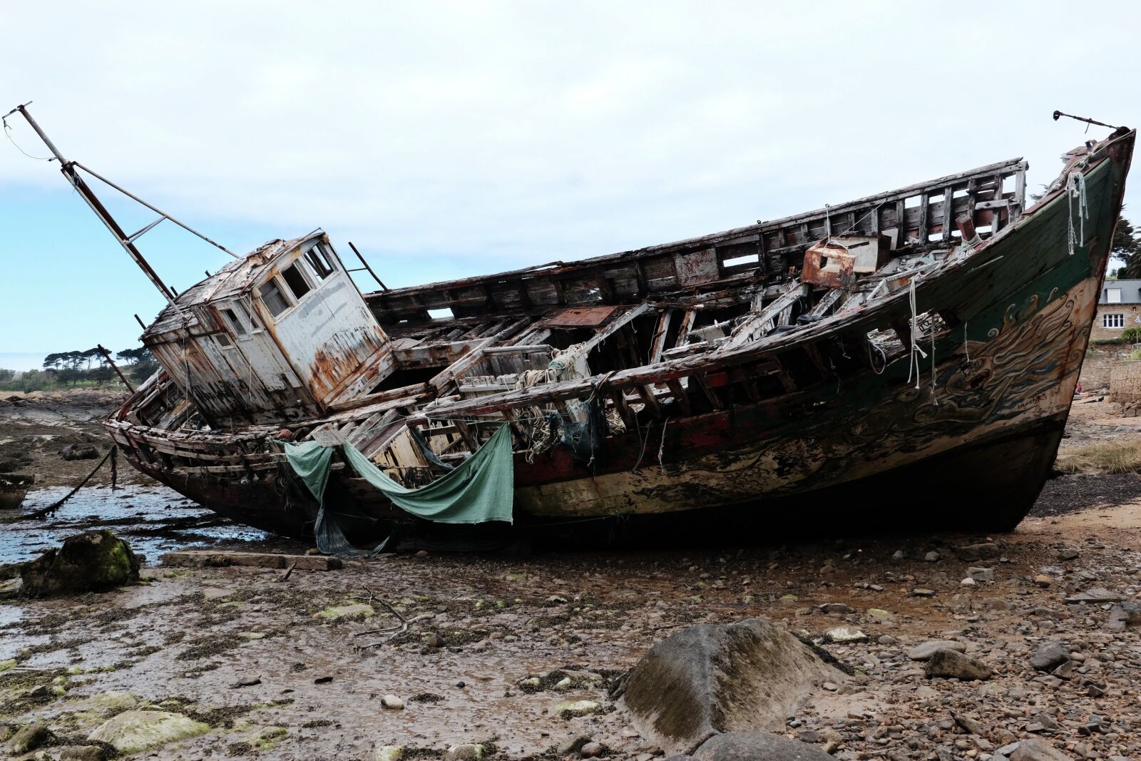 Fujifilm XF 18-135mm F3.5-5.6 R LM OIS WR sample photo. Boat, wreck, ship photography