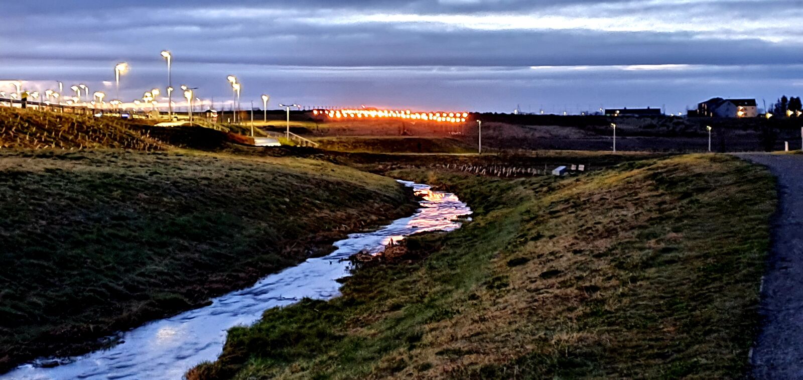 Samsung Galaxy S10+ sample photo. Teca, runway, airport photography