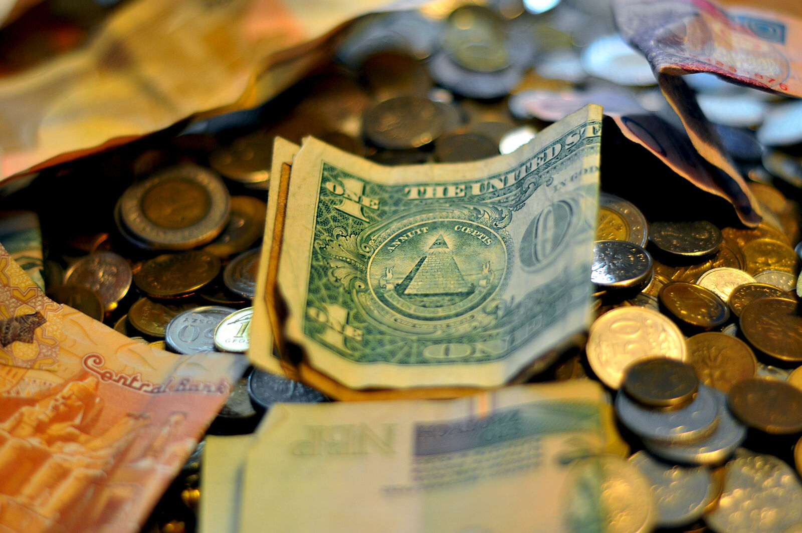 Nikon AF Nikkor 50mm F1.8D sample photo. Cash, coins, dollar, money photography