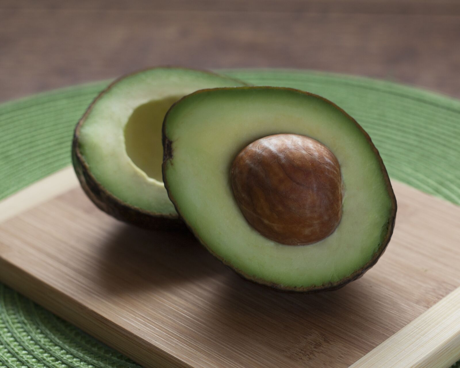 Canon EOS 5D Mark II sample photo. Avocado, healthy, organic photography