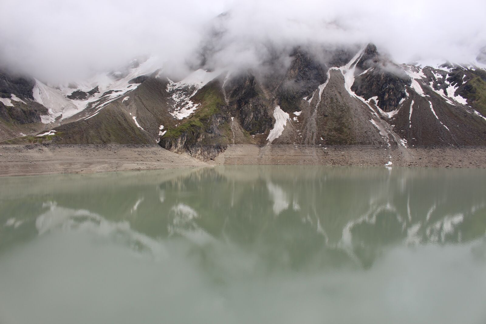 Canon EOS 700D (EOS Rebel T5i / EOS Kiss X7i) sample photo. Mountain, lake, reflection photography