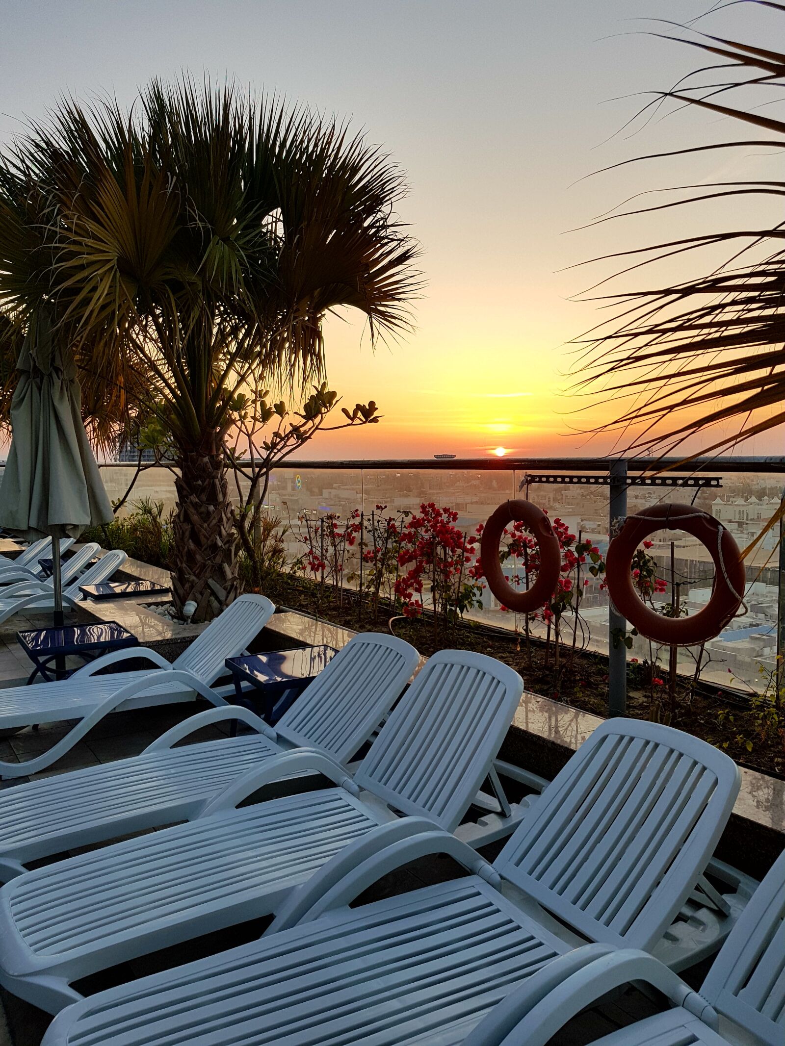 Samsung Galaxy S8 sample photo. Chair, hotel, travel photography