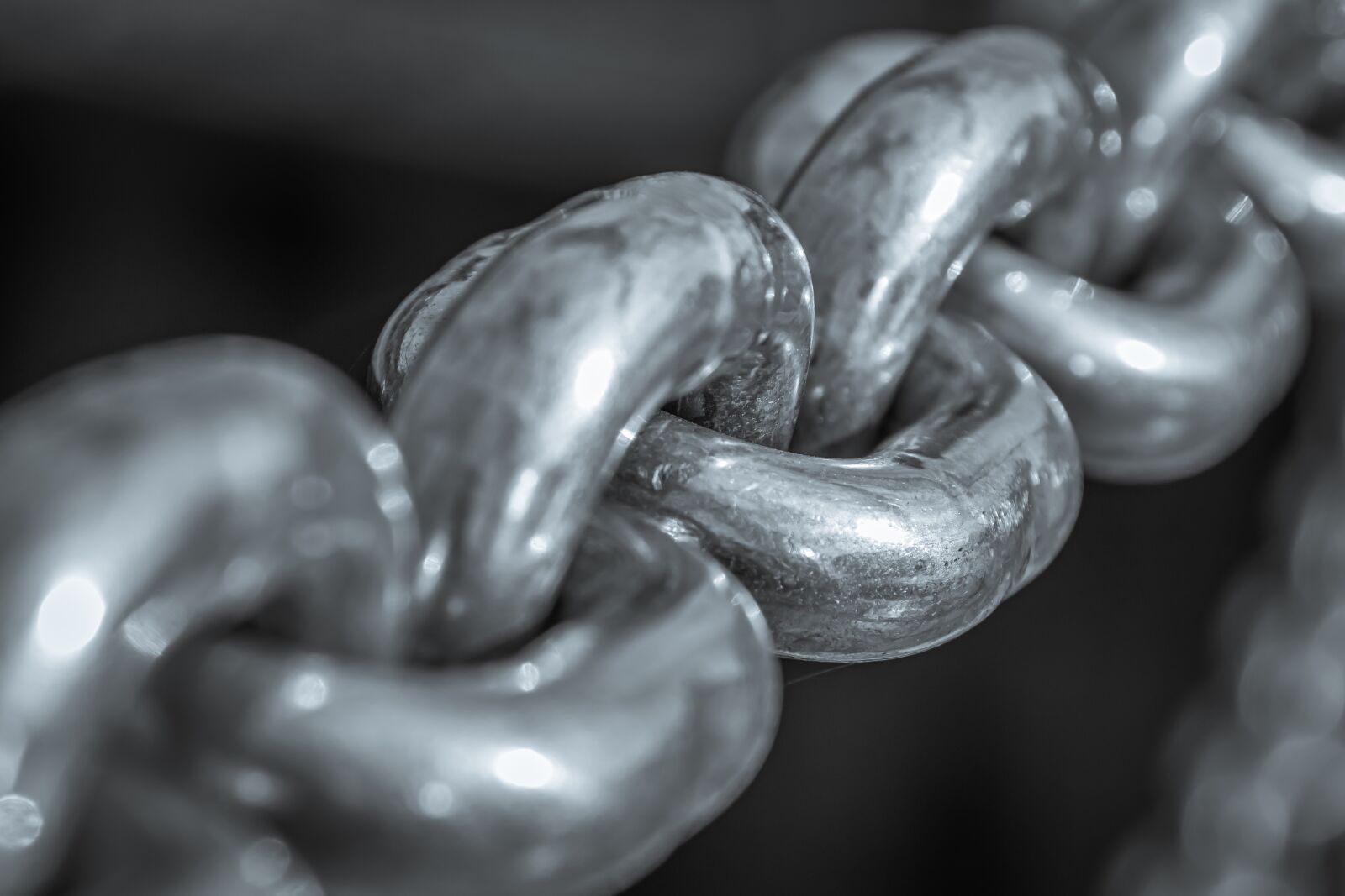 Canon EOS 80D sample photo. Chain, metal, technology photography
