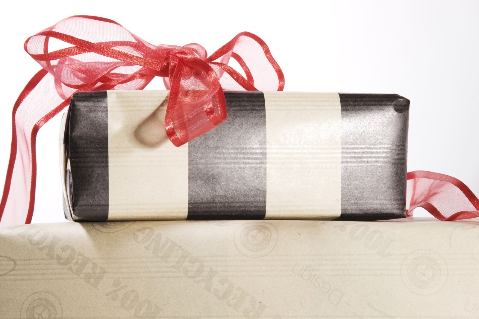 Canon EOS-1Ds Mark III sample photo. Christmas, package, gift photography