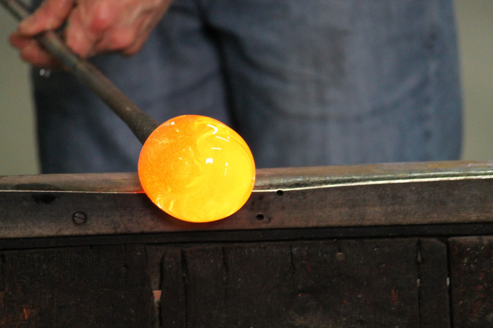 Canon EOS 1100D (EOS Rebel T3 / EOS Kiss X50) sample photo. Wood, food, skill photography