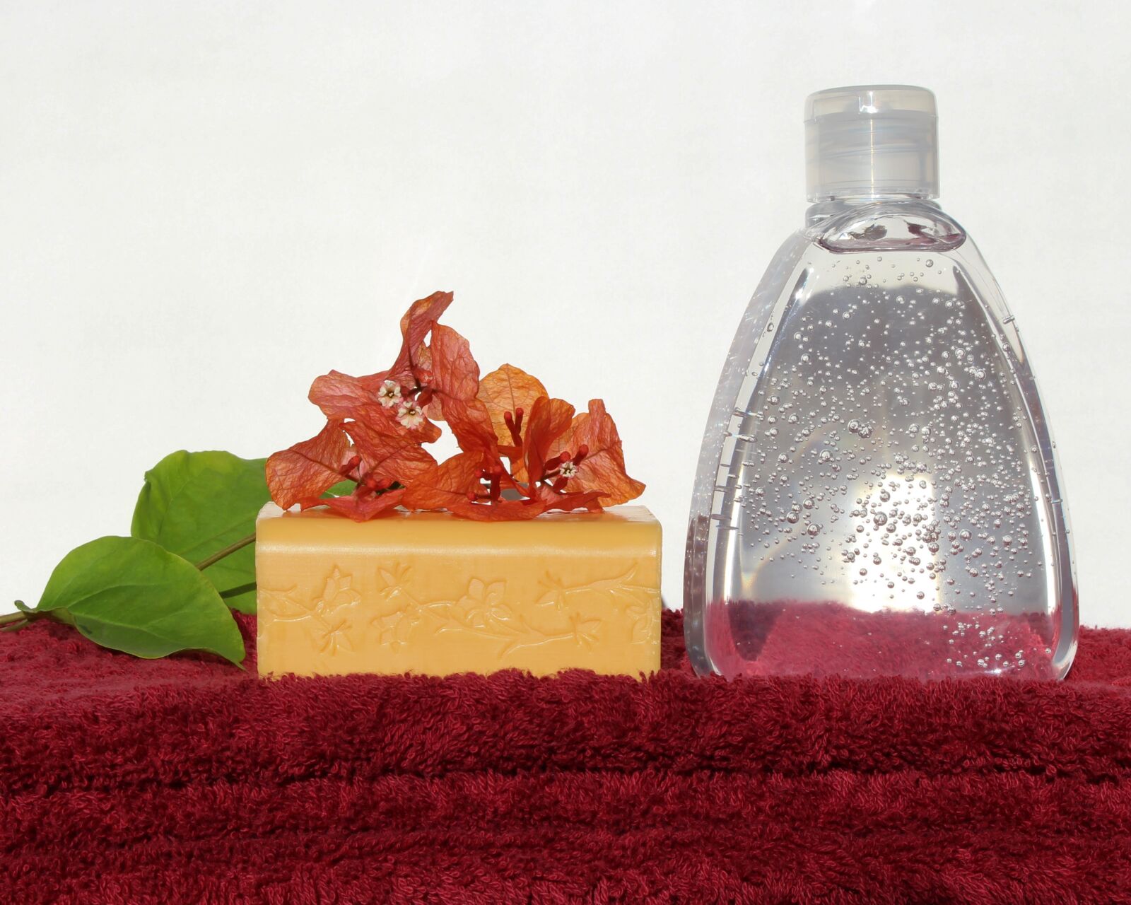 Canon EOS 700D (EOS Rebel T5i / EOS Kiss X7i) sample photo. Soap, hand sanitizer, gel photography