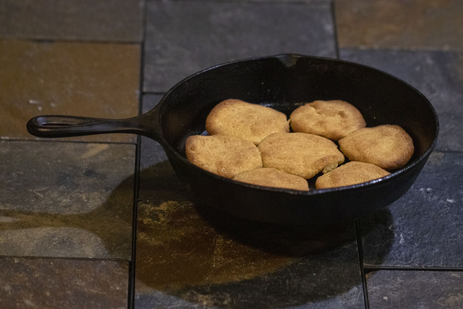 Canon EOS 80D sample photo. Corn bread, cast iron photography