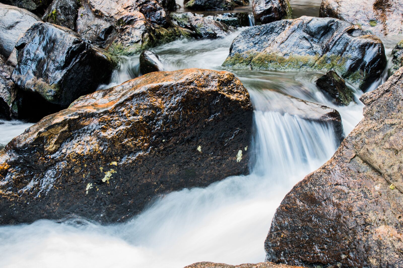 Canon EF-S 18-55mm F3.5-5.6 IS sample photo. Water, fall, stream photography