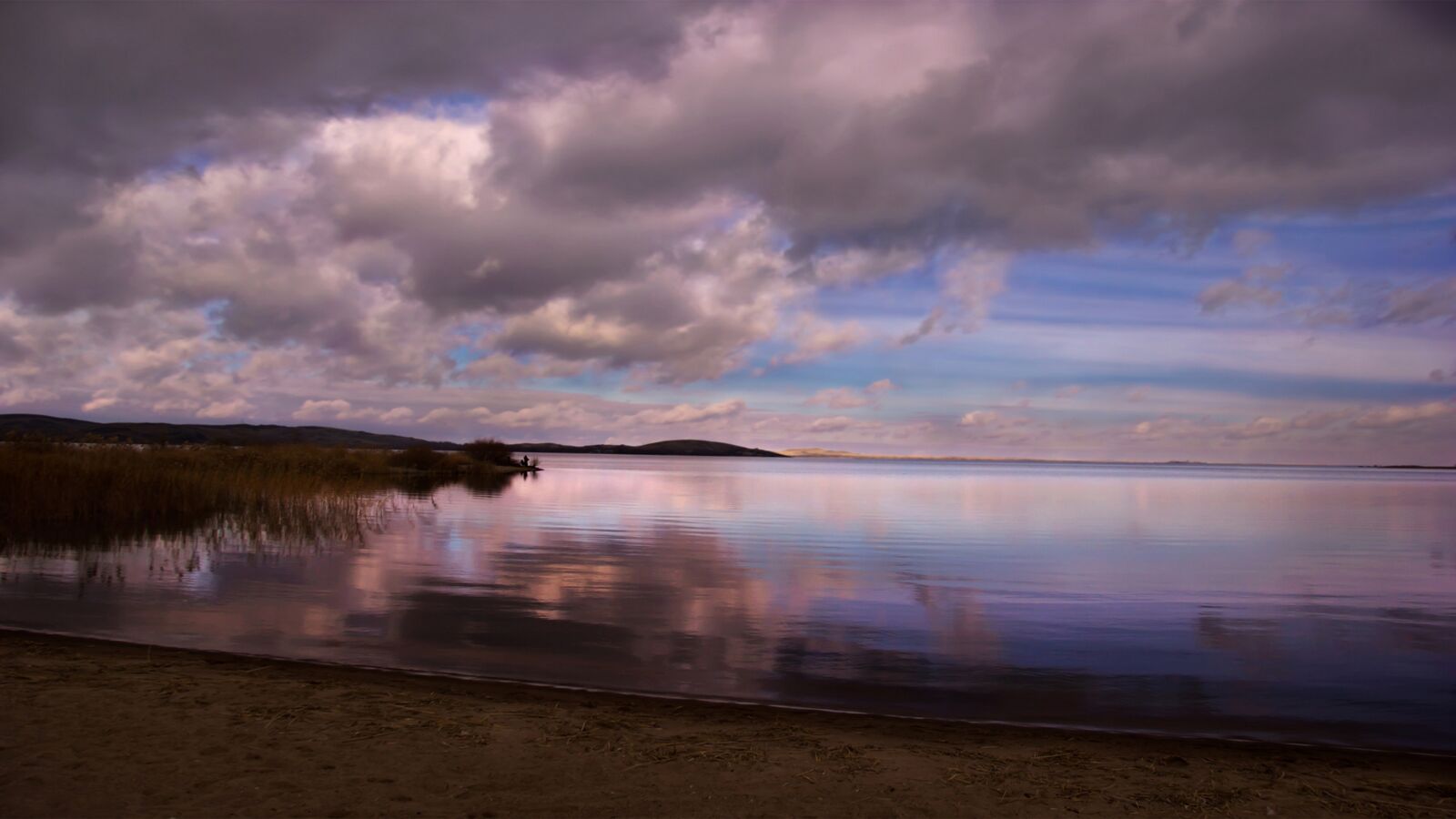 Canon EOS 550D (EOS Rebel T2i / EOS Kiss X4) sample photo. Beach, silence, clouds photography