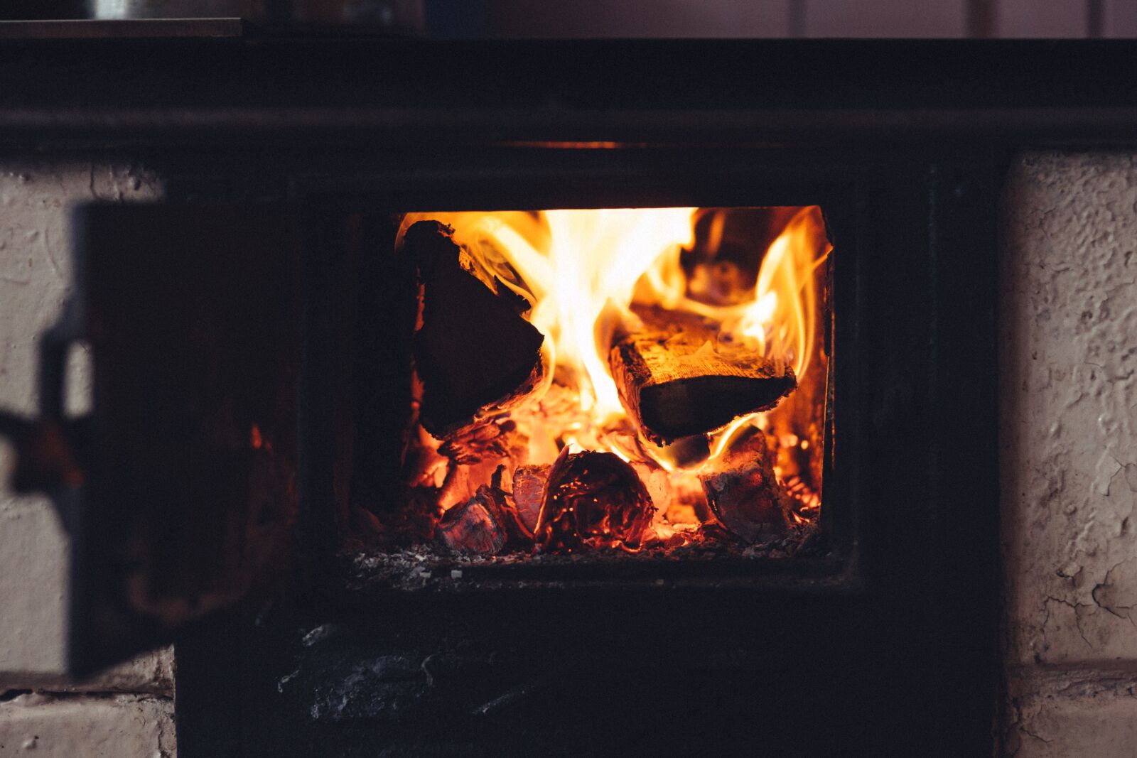 Canon EF 85mm F1.8 USM sample photo. Flame, fuel, heat, stove photography