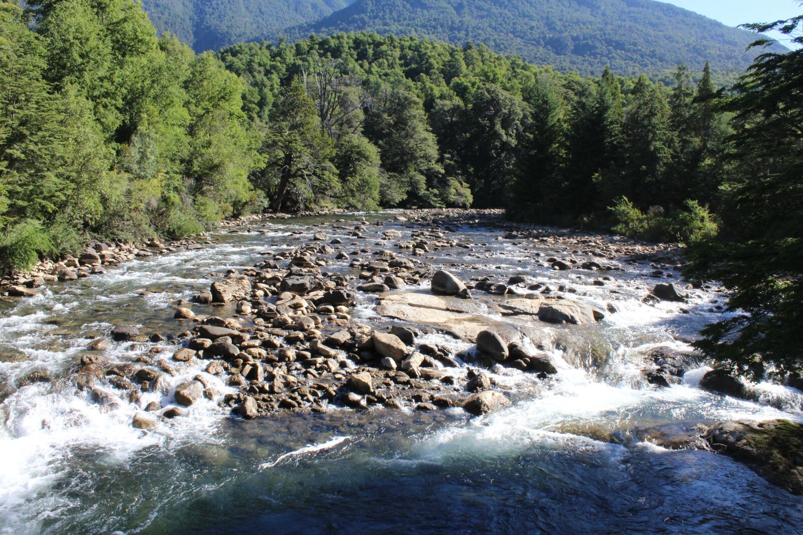 Canon EOS 1200D (EOS Rebel T5 / EOS Kiss X70 / EOS Hi) sample photo. Cordillera, river, nature photography