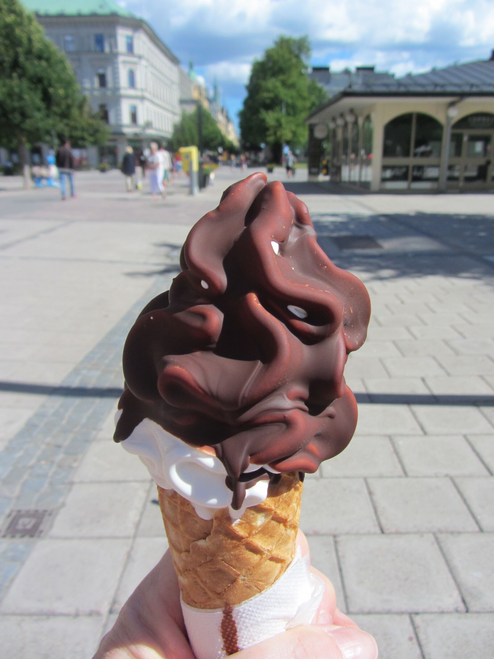 Canon PowerShot SX220 HS sample photo. Ice, soft ice cream photography