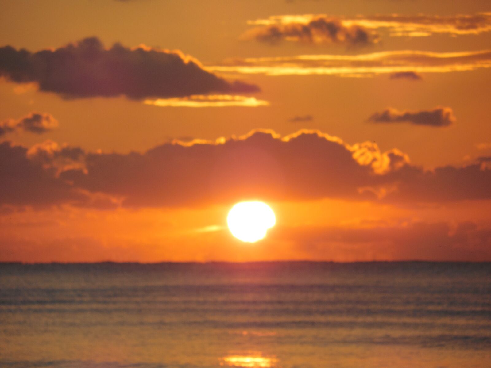 Nikon COOLPIX L620 sample photo. Sunrise, morning, ocean photography
