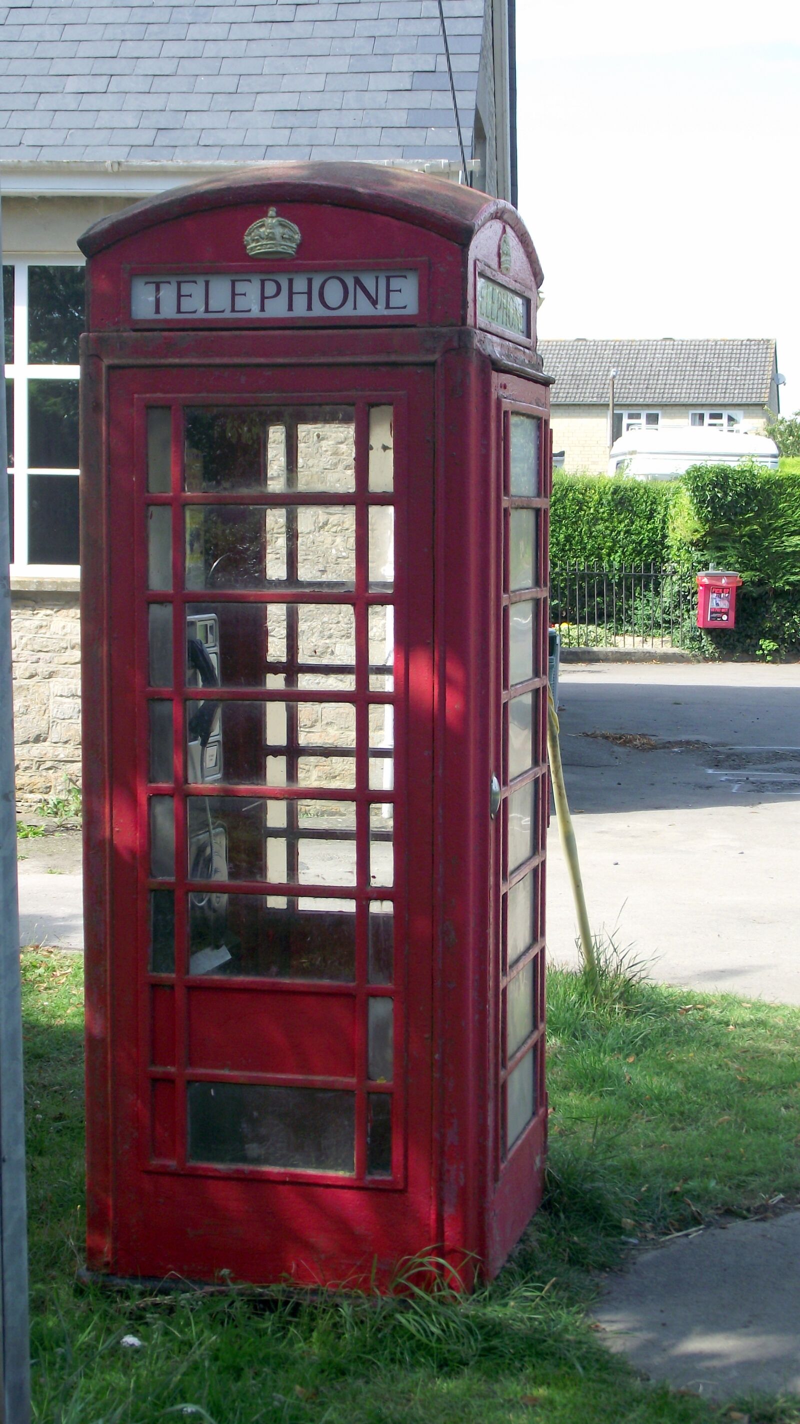 FujiFilm FinePix S1800 (FinePix S1880) sample photo. Telephone, kiosk, phonebooth photography