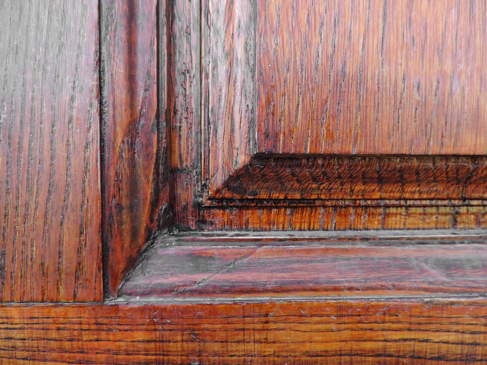 Nikon Coolpix P520 sample photo. Old, wood, device, wall photography