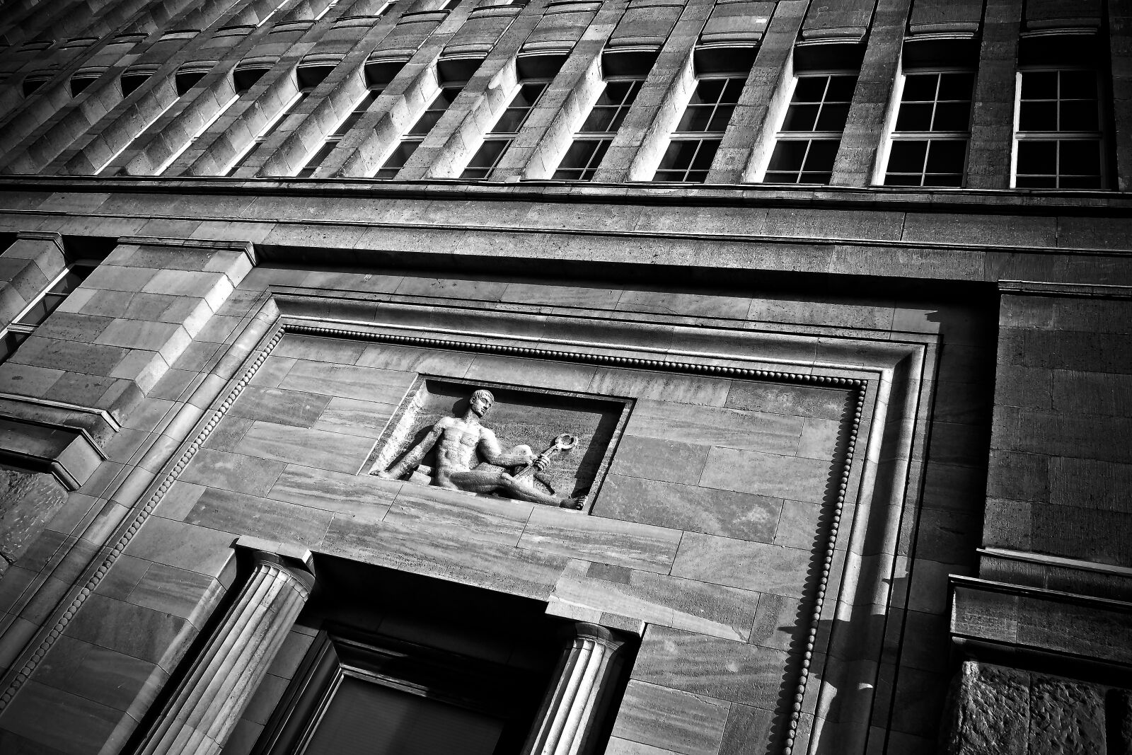Olympus OM-D E-M10 sample photo. Facade, old, architecture photography