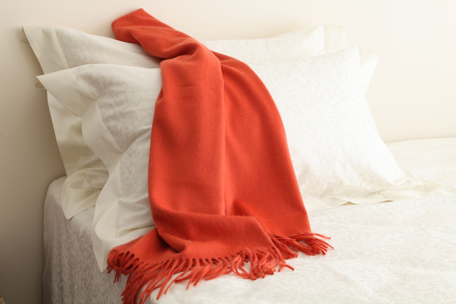 Canon EOS 5D Mark II sample photo. Scarf, pashmina, the bed photography