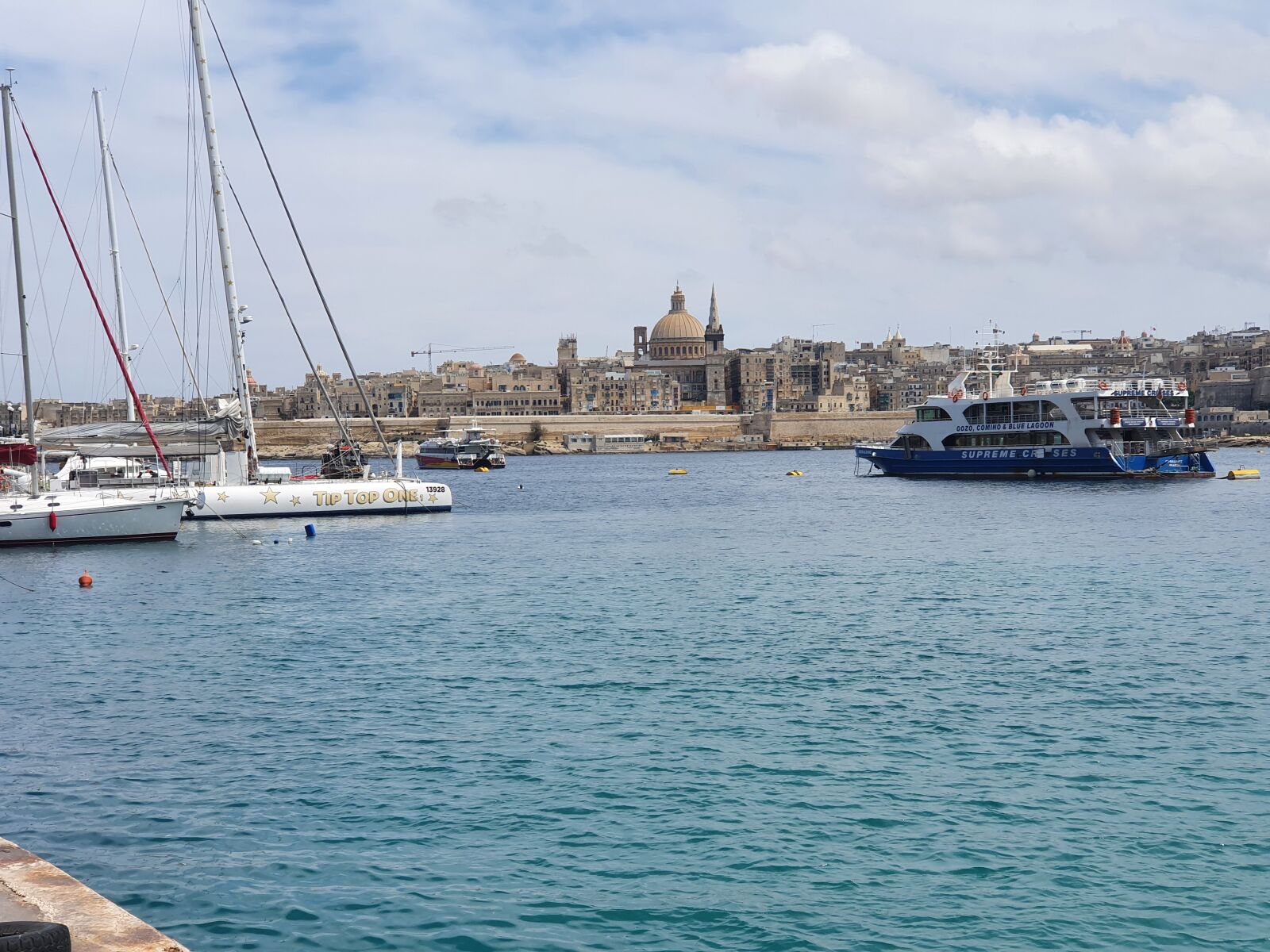 Samsung Galaxy S10+ sample photo. Malta, valletta, sea photography