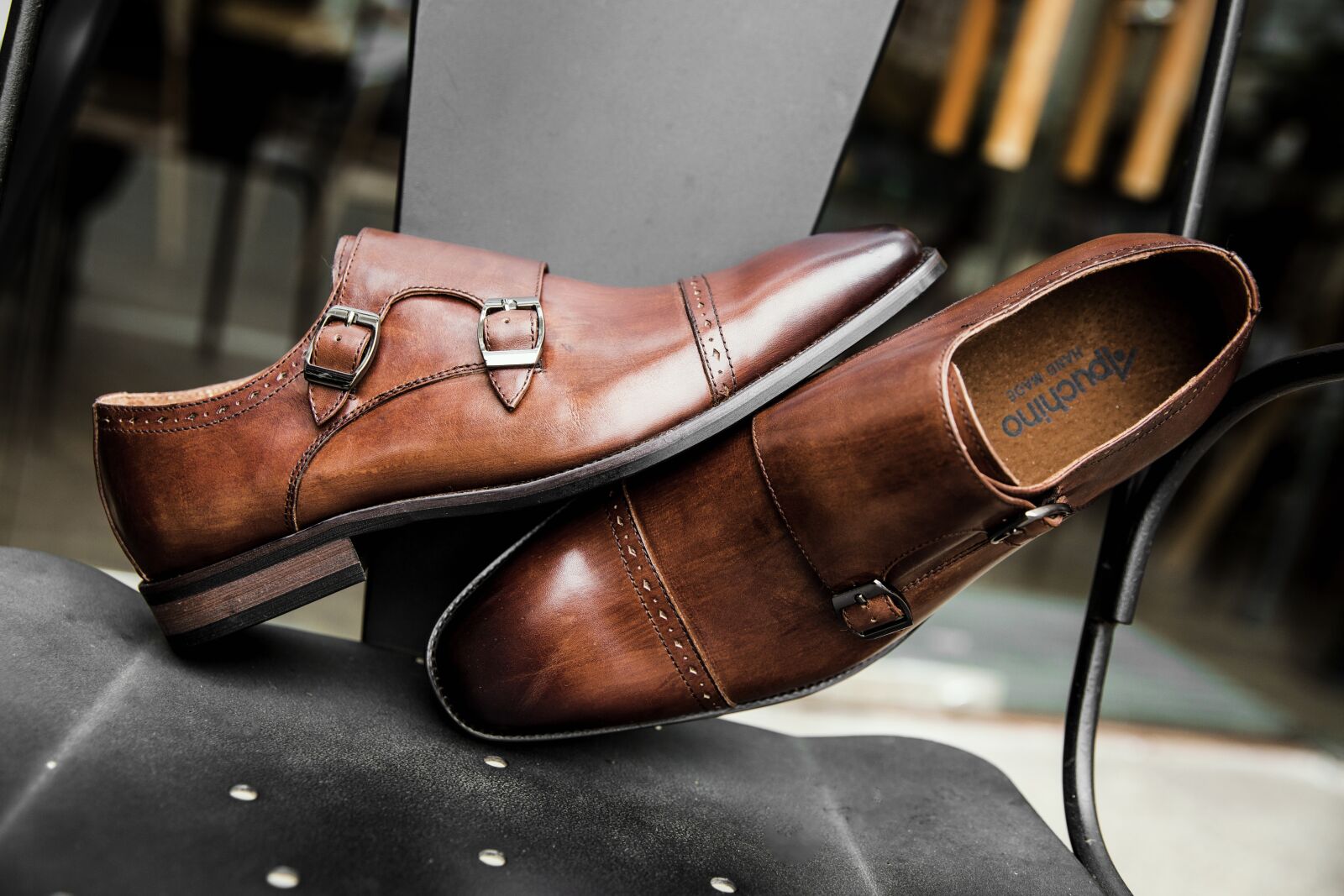 Canon EF 24-70mm F2.8L II USM sample photo. Shoes men, shoe, shine photography