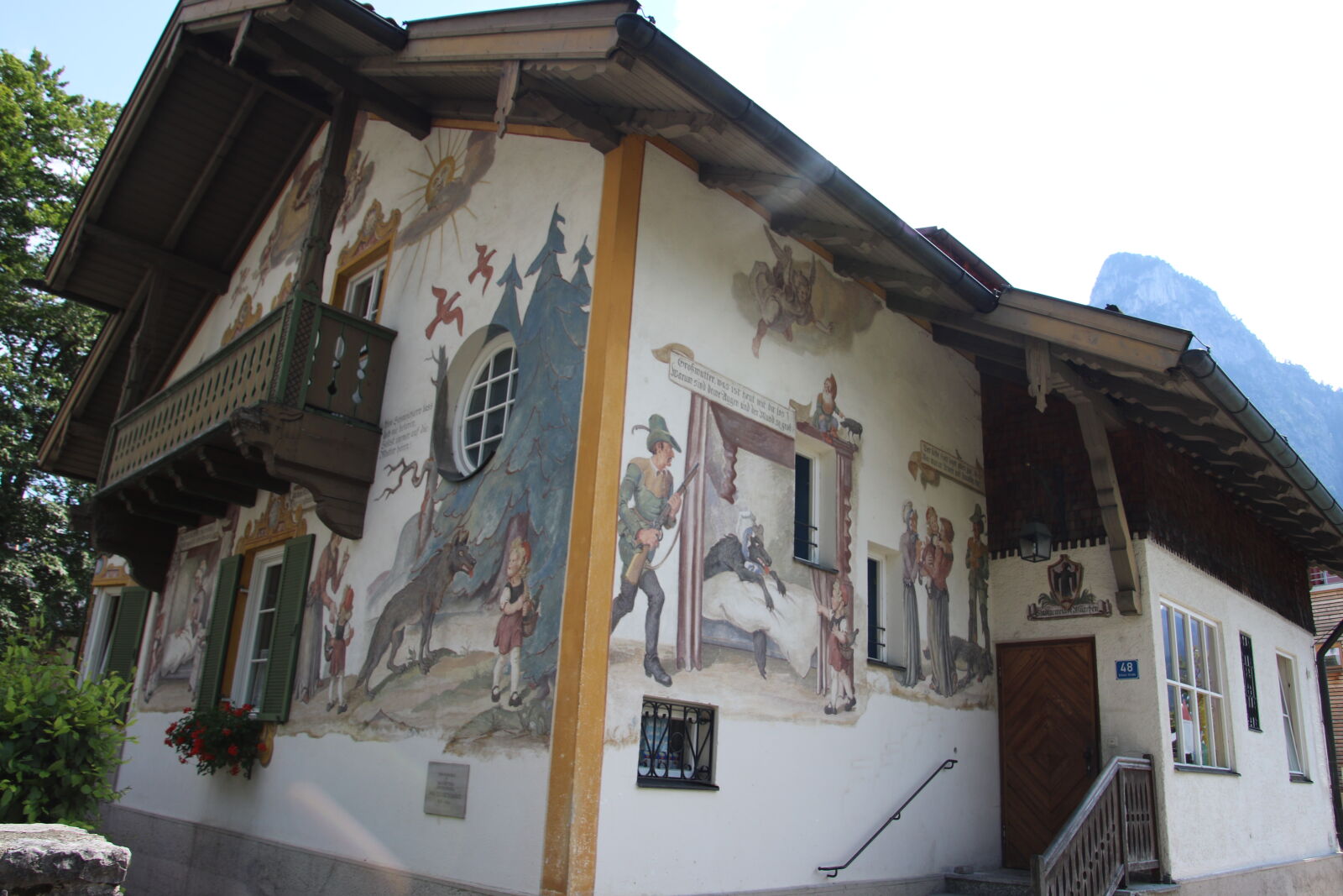 Canon EOS 7D Mark II sample photo. Alps, balcony, decorate, door photography
