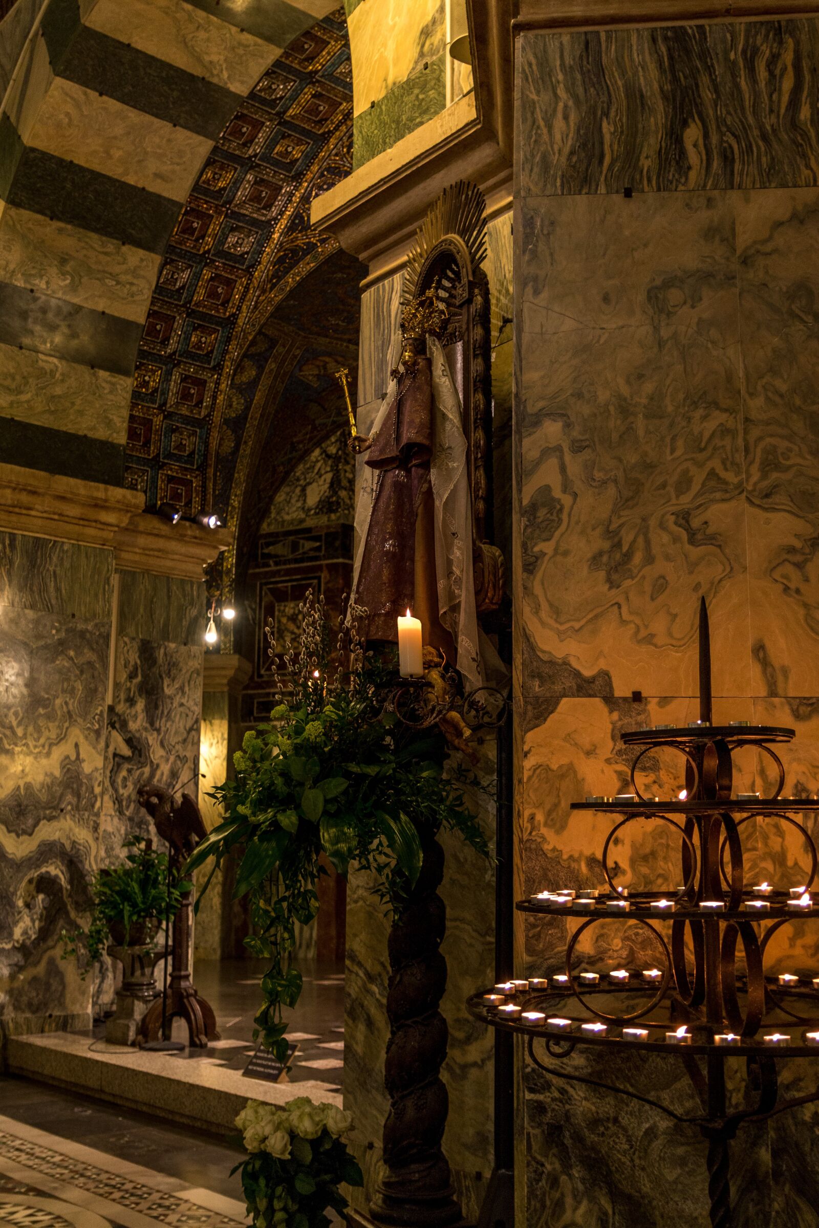 Canon EOS 70D sample photo. Aachen cathedral, church, chapel photography