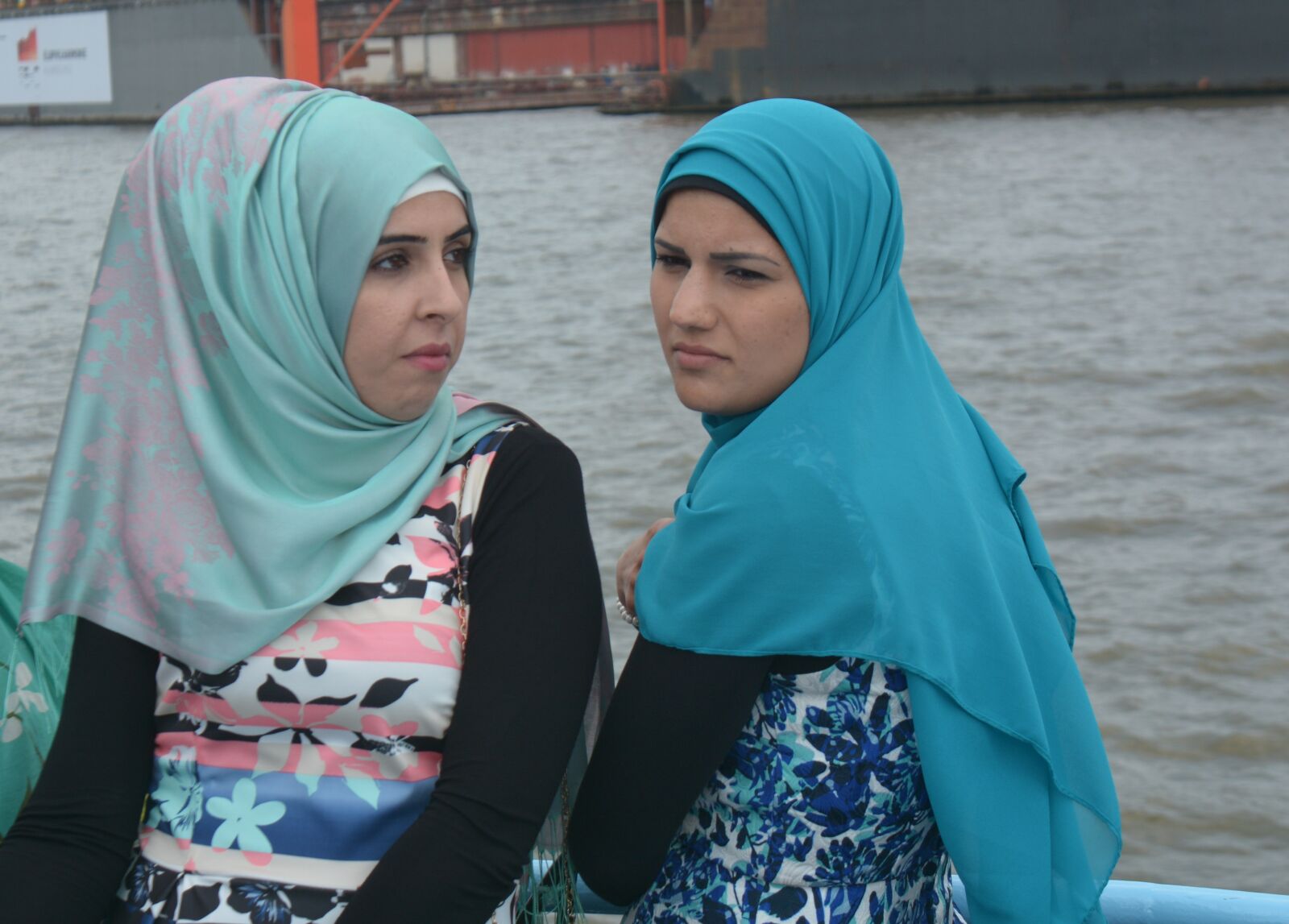Nikon D7100 sample photo. Hamburg, women, veiling photography