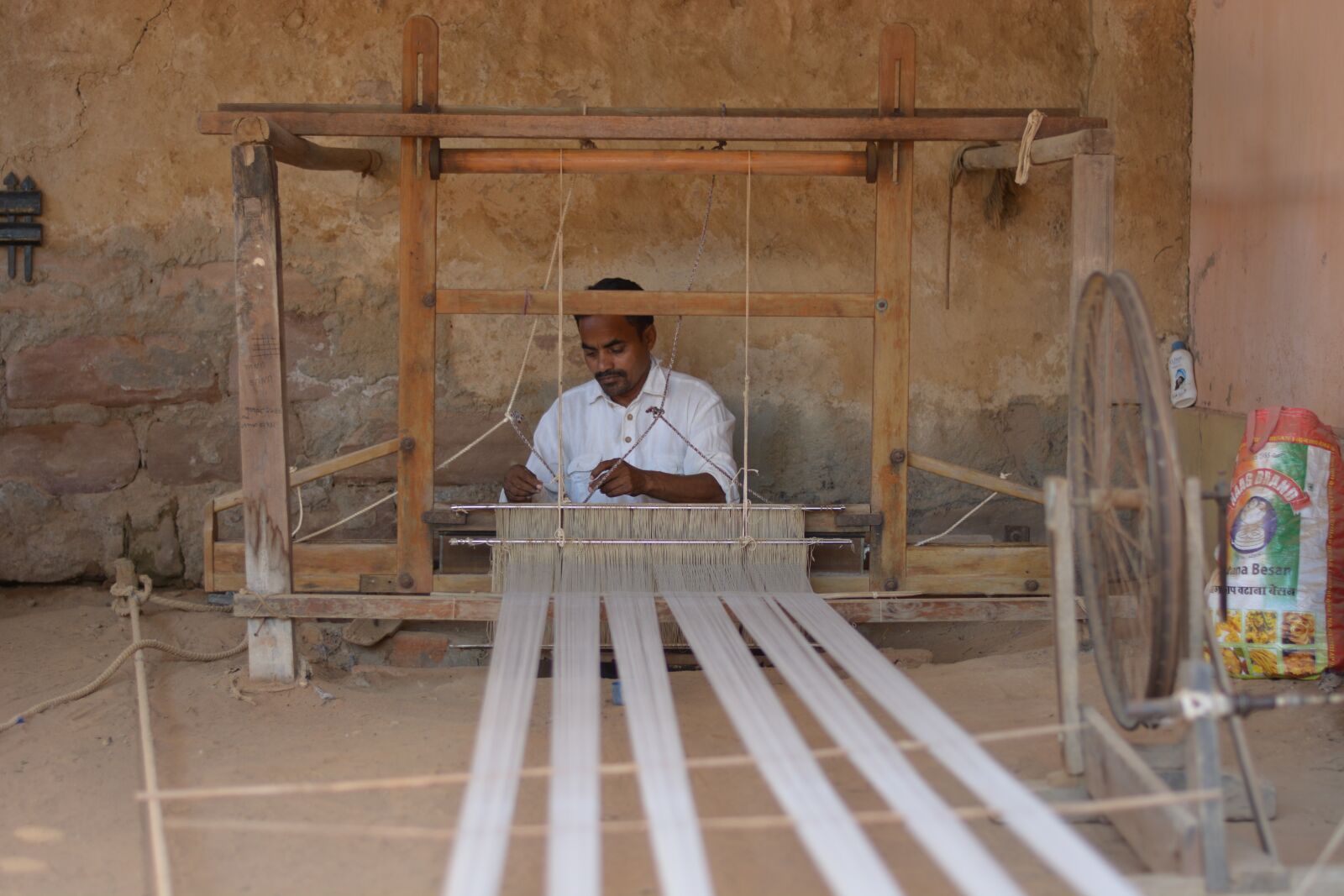 Nikon D5200 sample photo. Weaving, gujarat, tourism photography