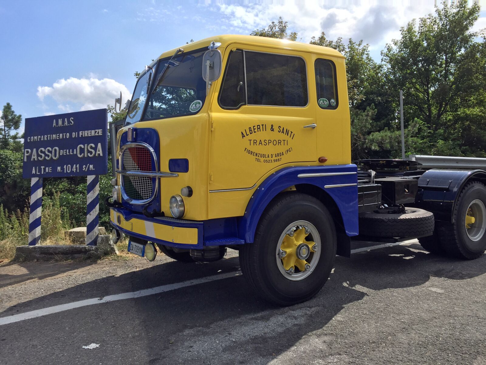 Apple iPhone 6 sample photo. Old truck, fiat, transport photography