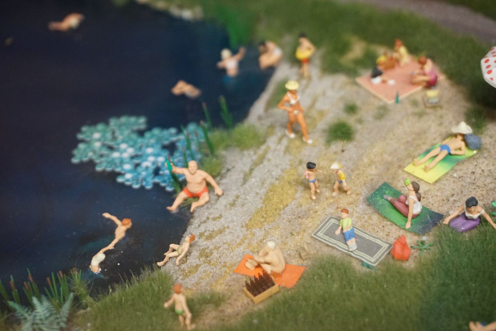 Sony a6300 sample photo. Miniature, lake, bathers photography