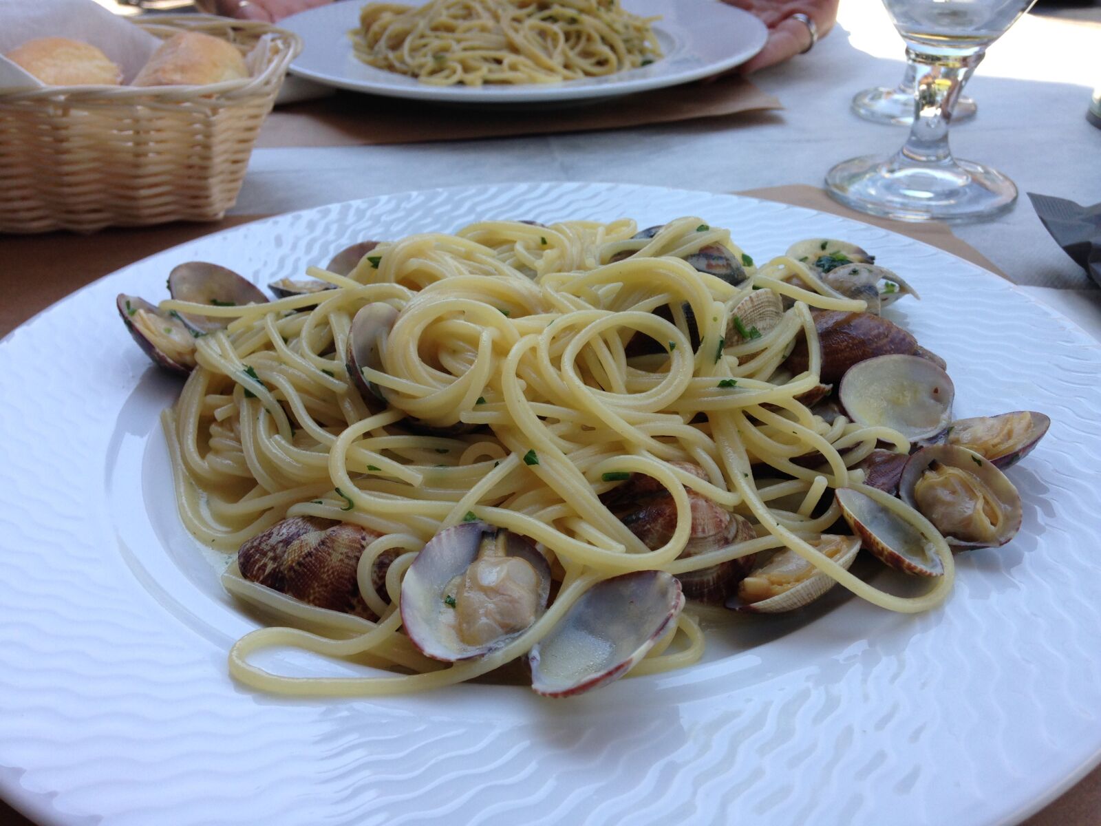 iPhone 5 back camera 4.12mm f/2.4 sample photo. Spaghetti, clams, dish photography