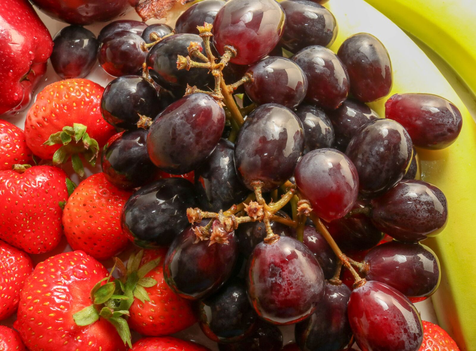 Canon EOS 80D sample photo. Strawberries, grapes, pineapple photography