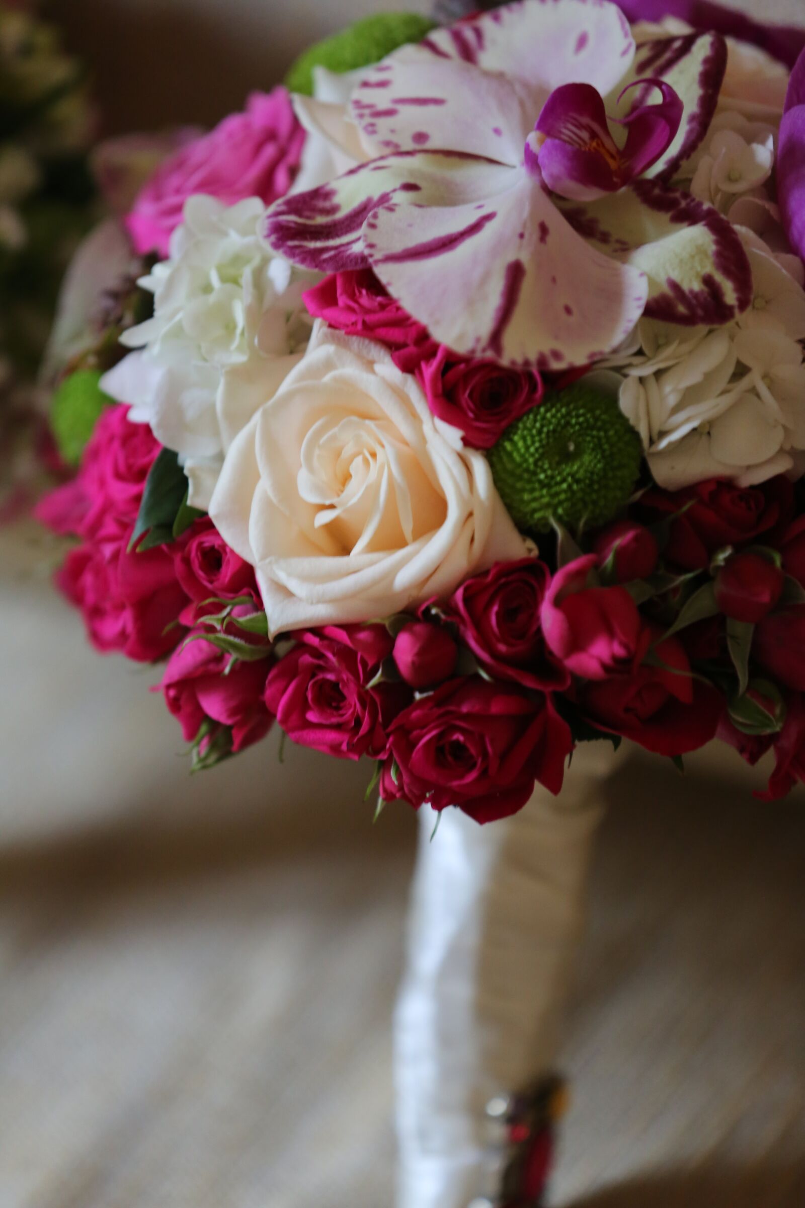 Canon EOS 5D Mark III sample photo. Roses, purple, orchid, wedding photography