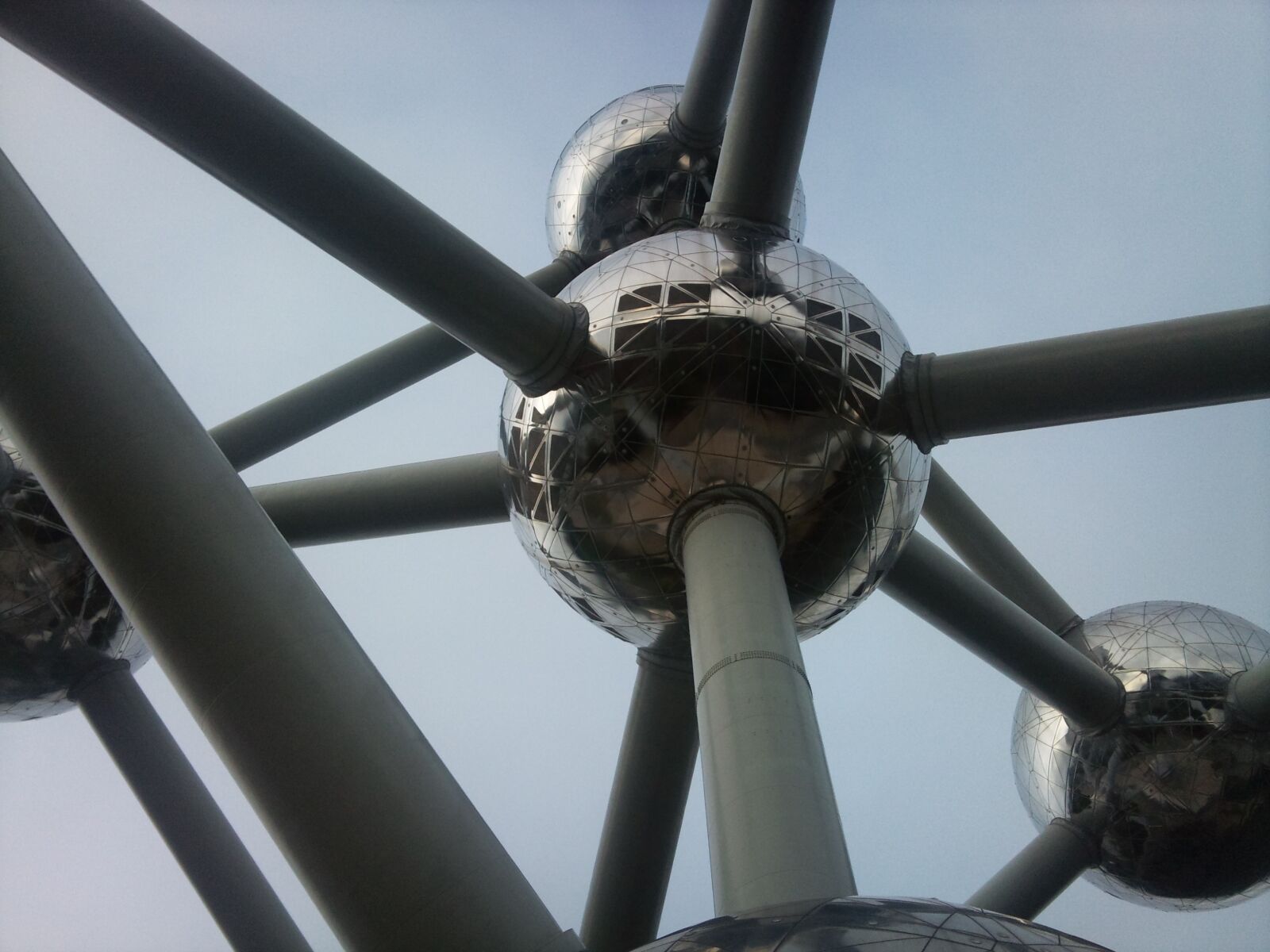 Samsung GT-i8910 sample photo. Atomium, brussels, bullets photography