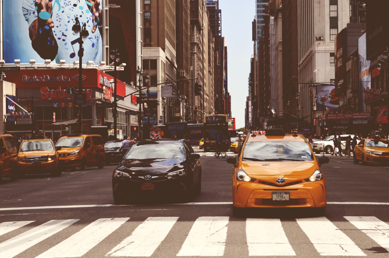 Nikon D3200 sample photo. Nyc, taxi, street photography