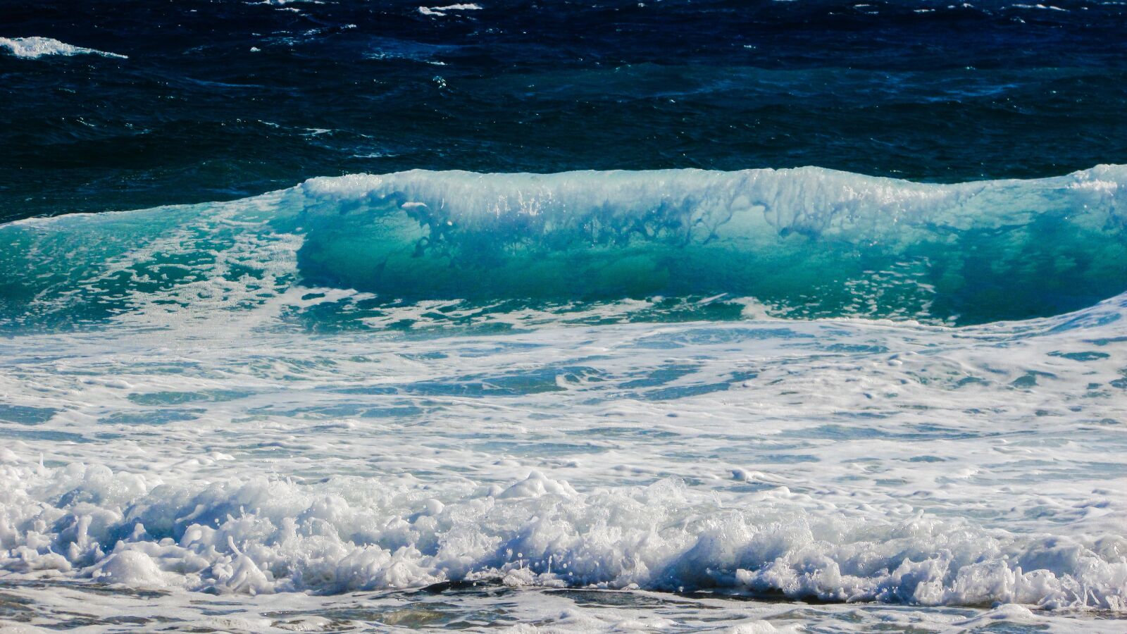 Canon PowerShot SX400 IS sample photo. Wave, smashing, sea photography
