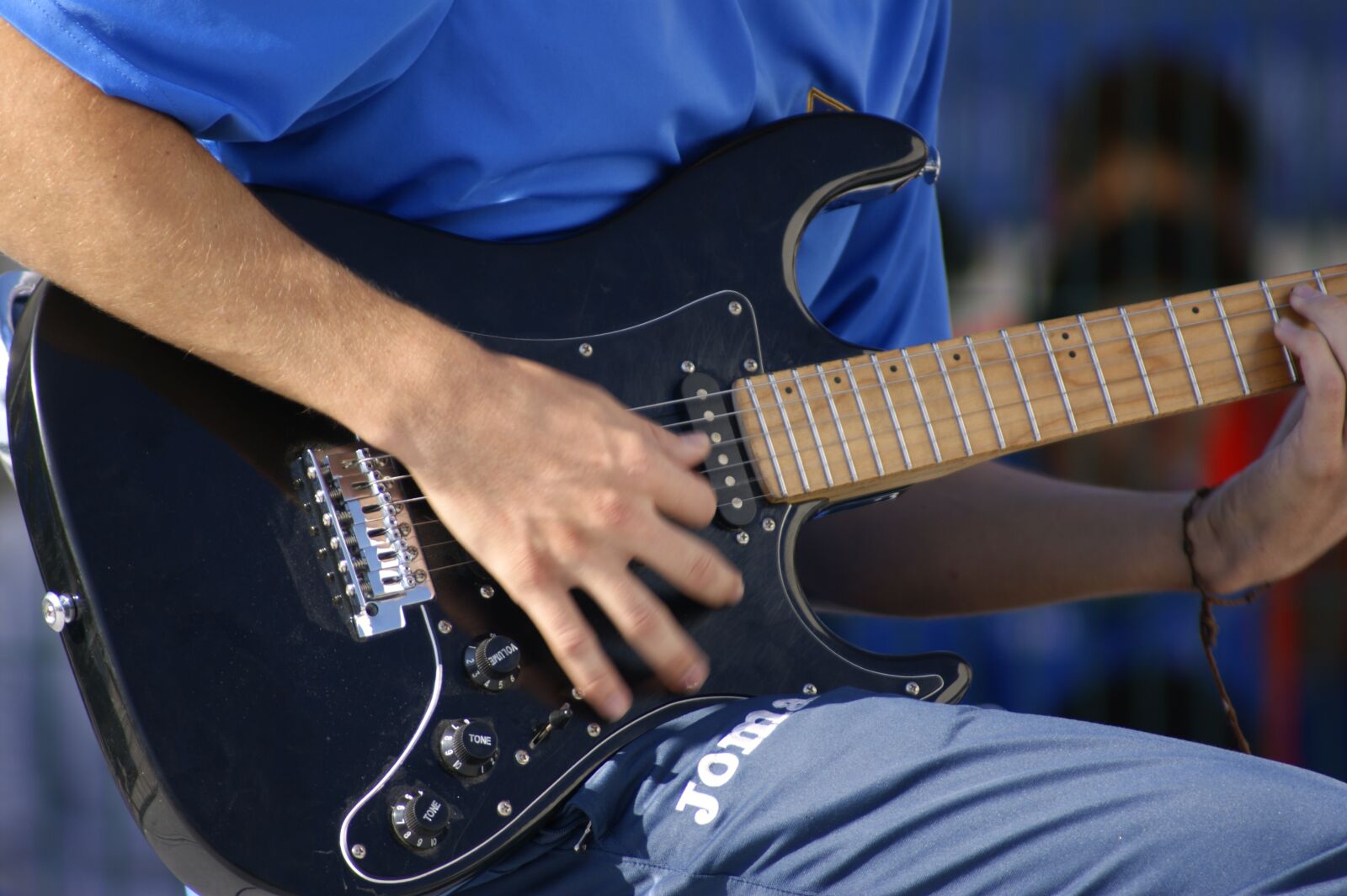 Sony Alpha DSLR-A350 sample photo. Guitar, music, instrument photography