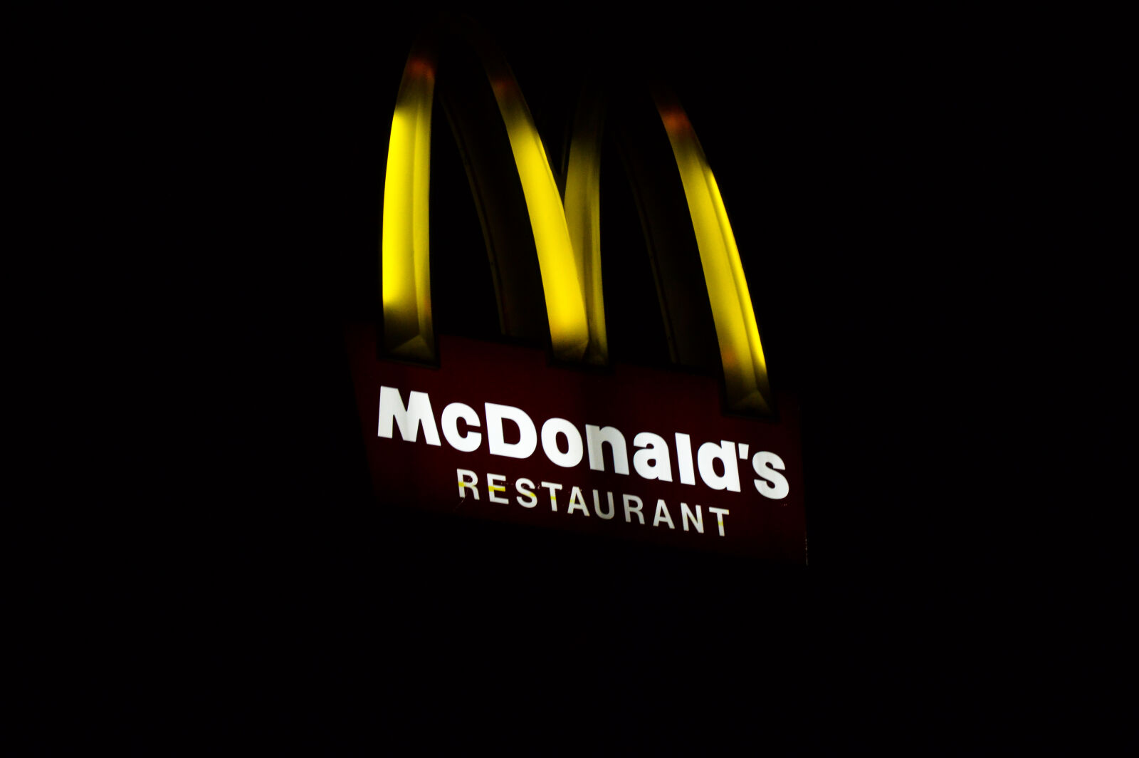 Nikon D3200 sample photo. Night photography
