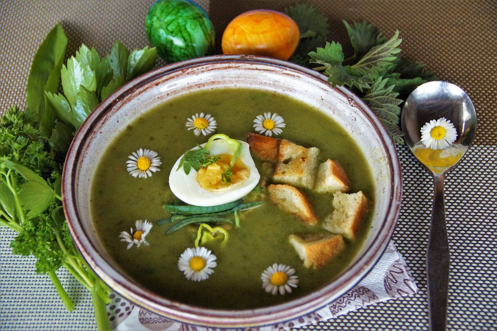 Sony SLT-A58 sample photo. Vernal, soup, herb photography