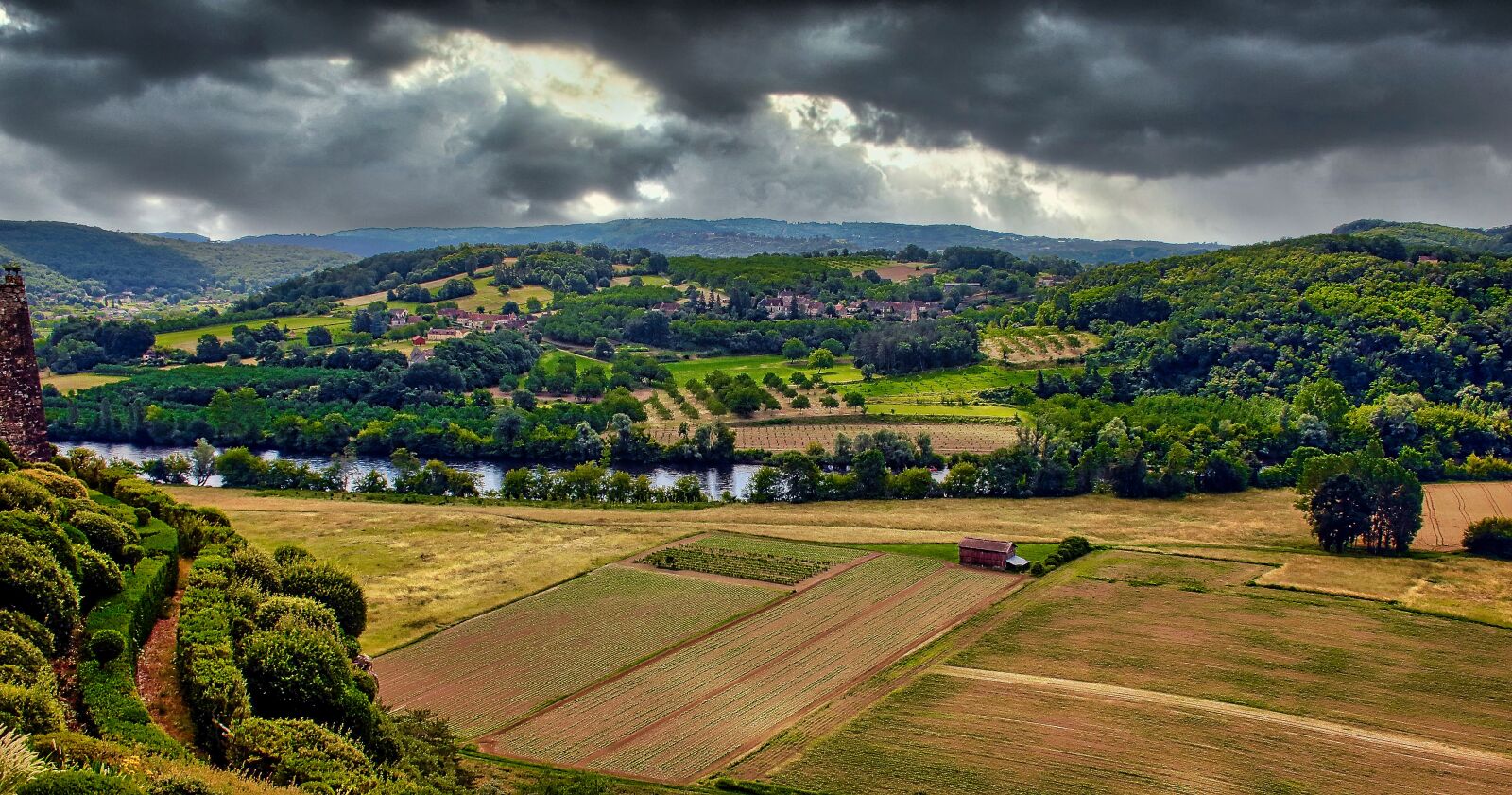 Canon EF-S 18-55mm F3.5-5.6 II sample photo. France, mountains, sky photography