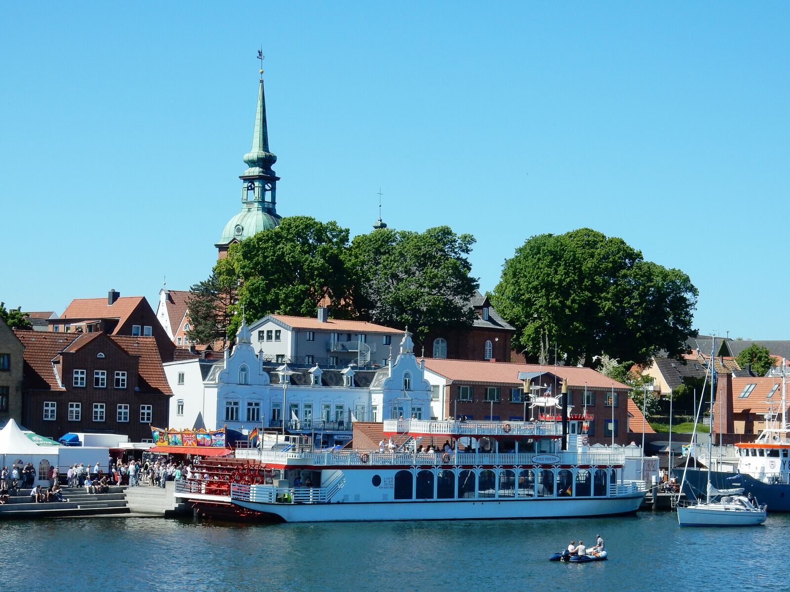 Nikon Coolpix S9900 sample photo. Kappeln, fish, herring days photography