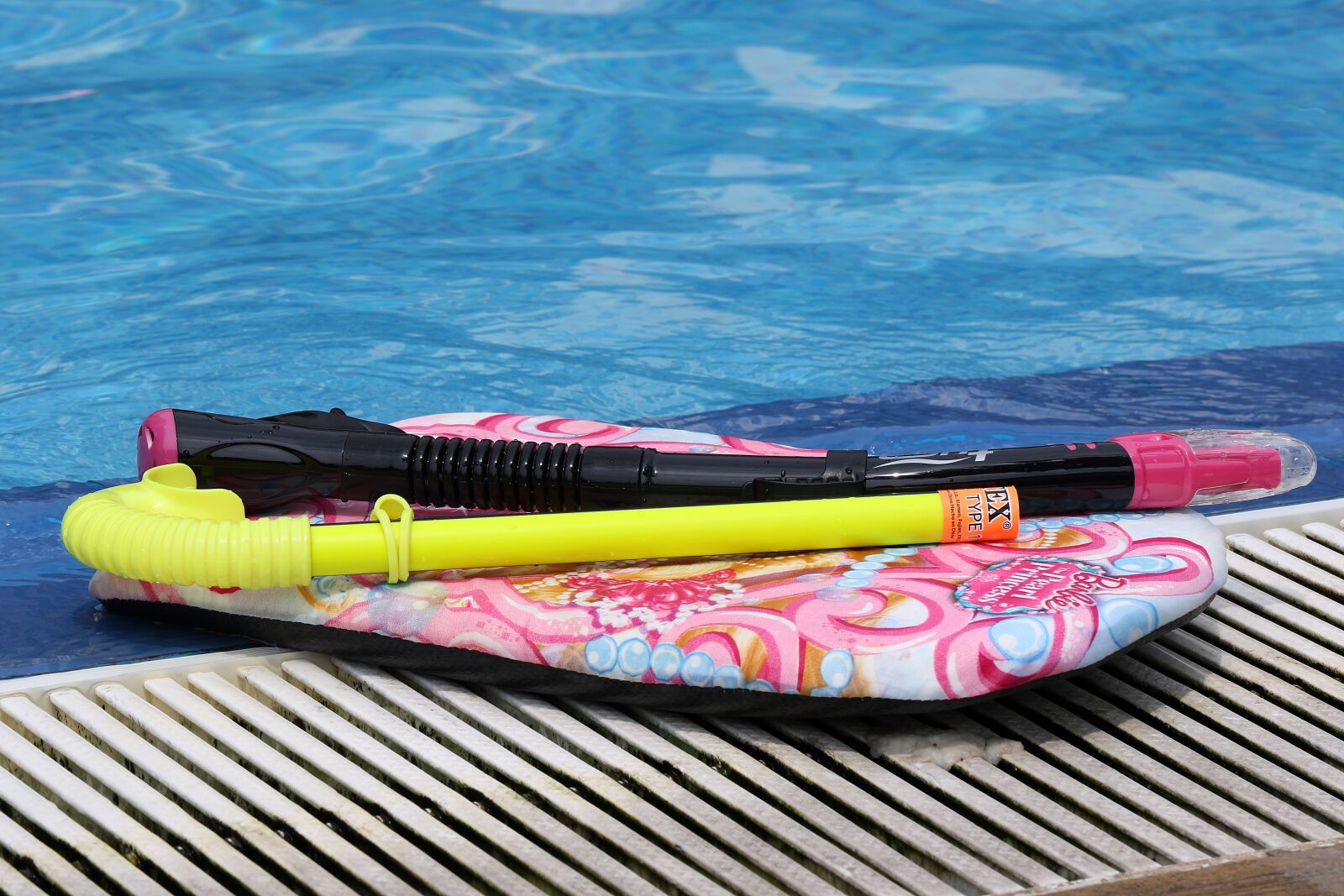 Canon EOS 7D Mark II sample photo. Swimming, board, for swimming photography