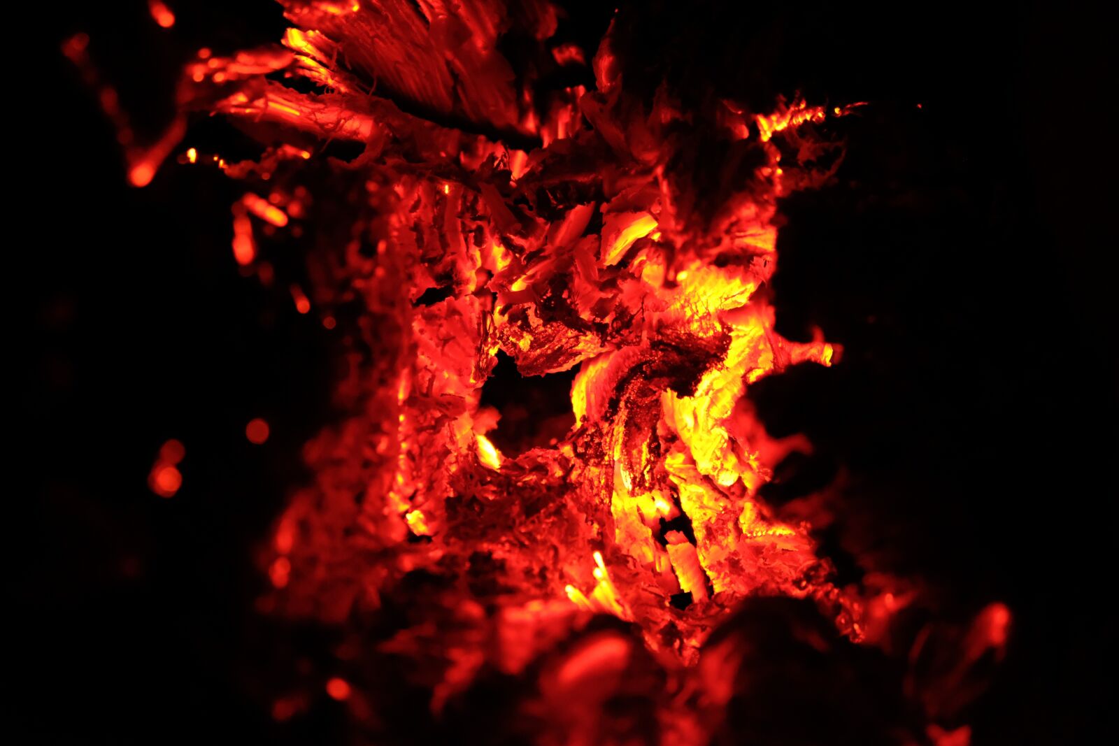Fujifilm X-T20 sample photo. Fire, hell, wood photography