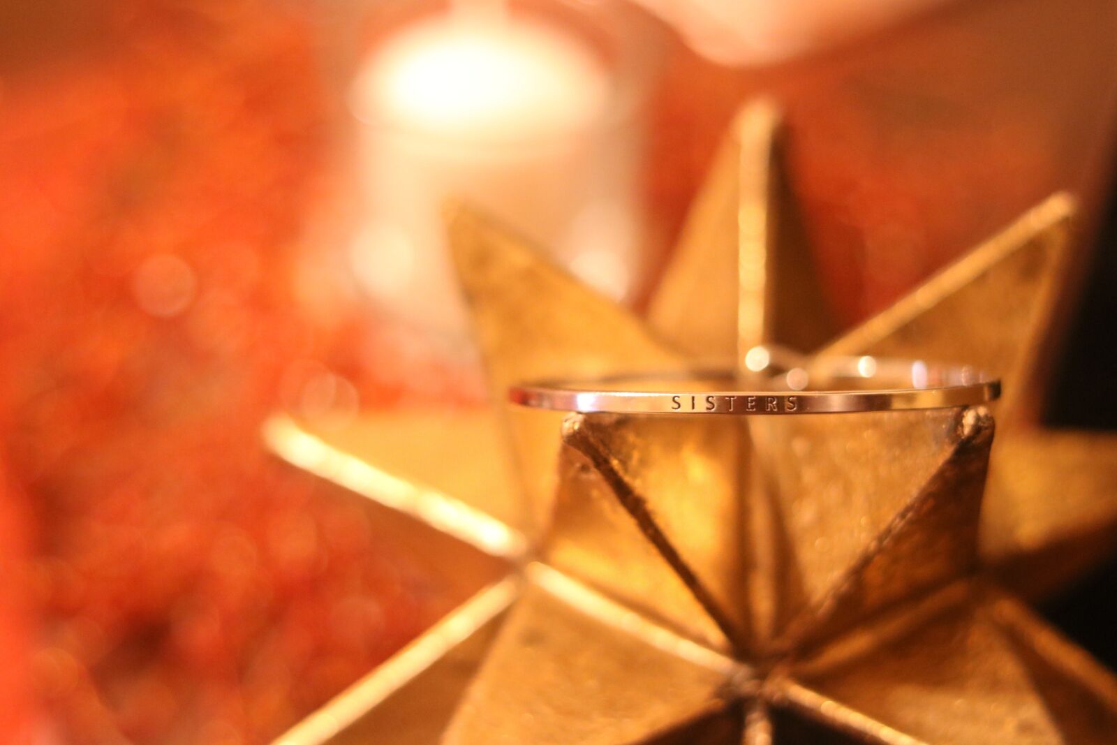 Canon EOS 750D (EOS Rebel T6i / EOS Kiss X8i) sample photo. Star, sisters, christmas photography