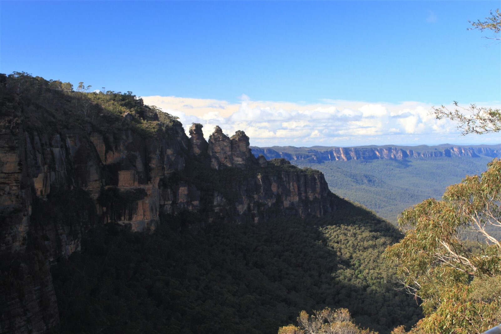 Canon EOS 500D (EOS Rebel T1i / EOS Kiss X3) sample photo. Mountains, blue mountains, sky photography