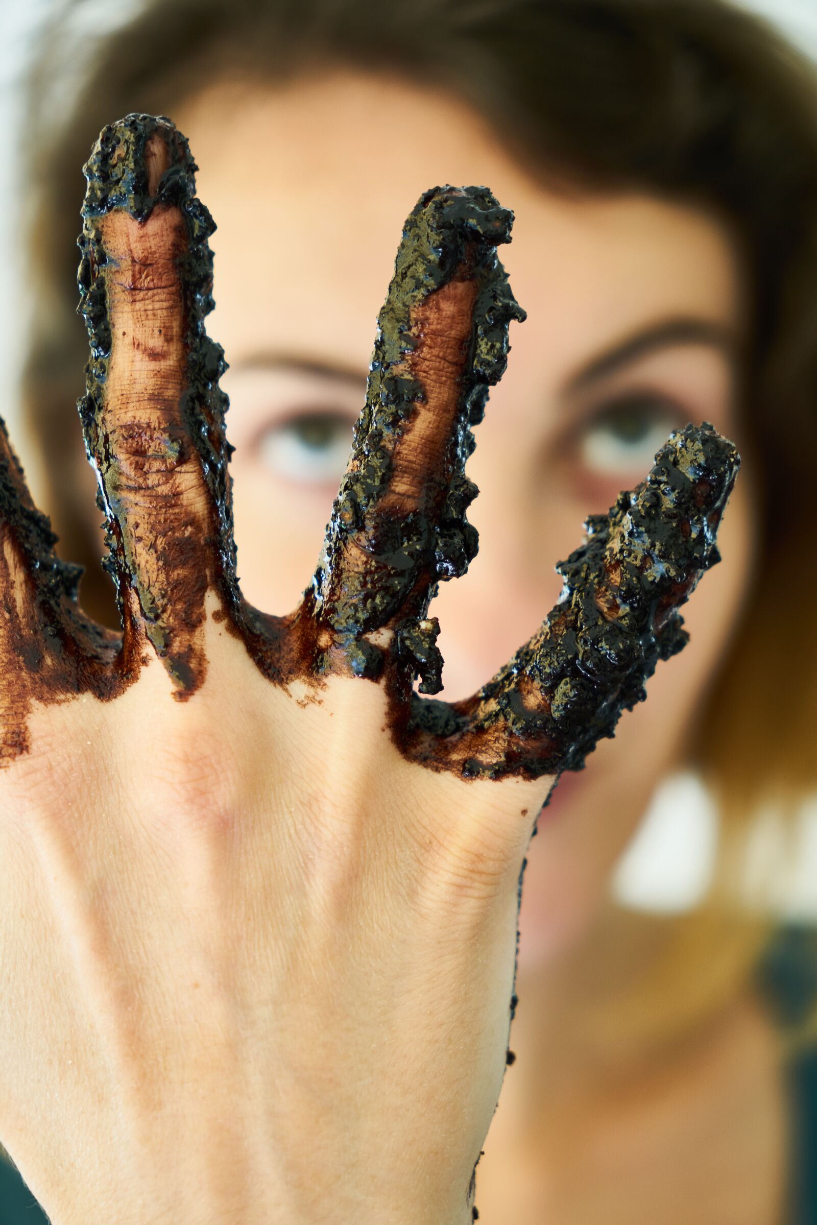Sony a7R II sample photo. Hands, chocolate, woman photography