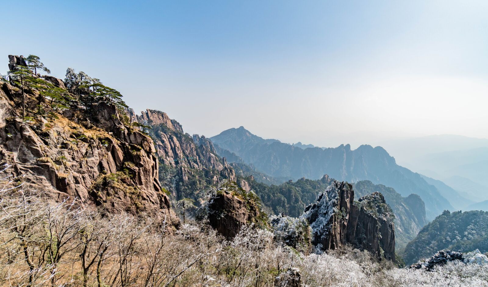 Sony a6300 + Sony E 10-18mm F4 OSS sample photo. Nature, sky, mountain photography